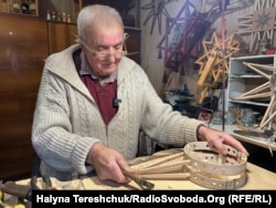 МАйстер виготолвяє зірку з Надсяння