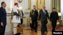 Украинскиот претседател Володимир Зеленски се сретна со грчкиот претседател Константинос Тасулас во Претседателската палата во Атина, 16 ноември 2025 г.