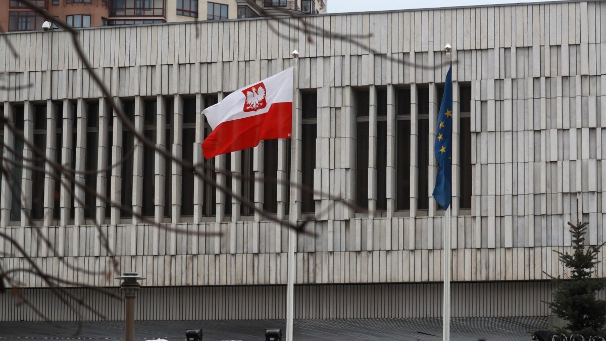 Moscow Expels Five Polish Diplomats After Russians Expelled By Warsaw