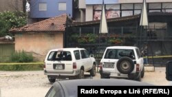 Oštećena kola u Mitrovici