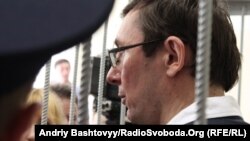 Колишній міністр внутрішніх справ Юрій Луценко у суді, Київ, 9 червня 2011 року