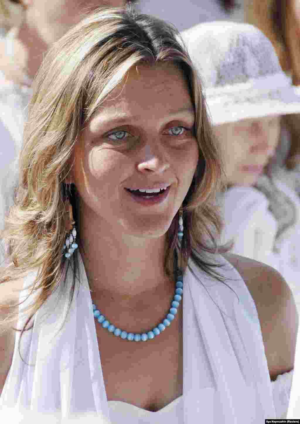 A follower of Vissarion at a mass prayer session in 2007 One woman who left the cult dismissed Vissarion as a "UFO enthusiast" and described the spiritual aspect of the settlement as "destructive." 