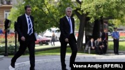 Tomisllav Nikolliq dhe ndihmësi i tij, Aleksandar Vuçiq