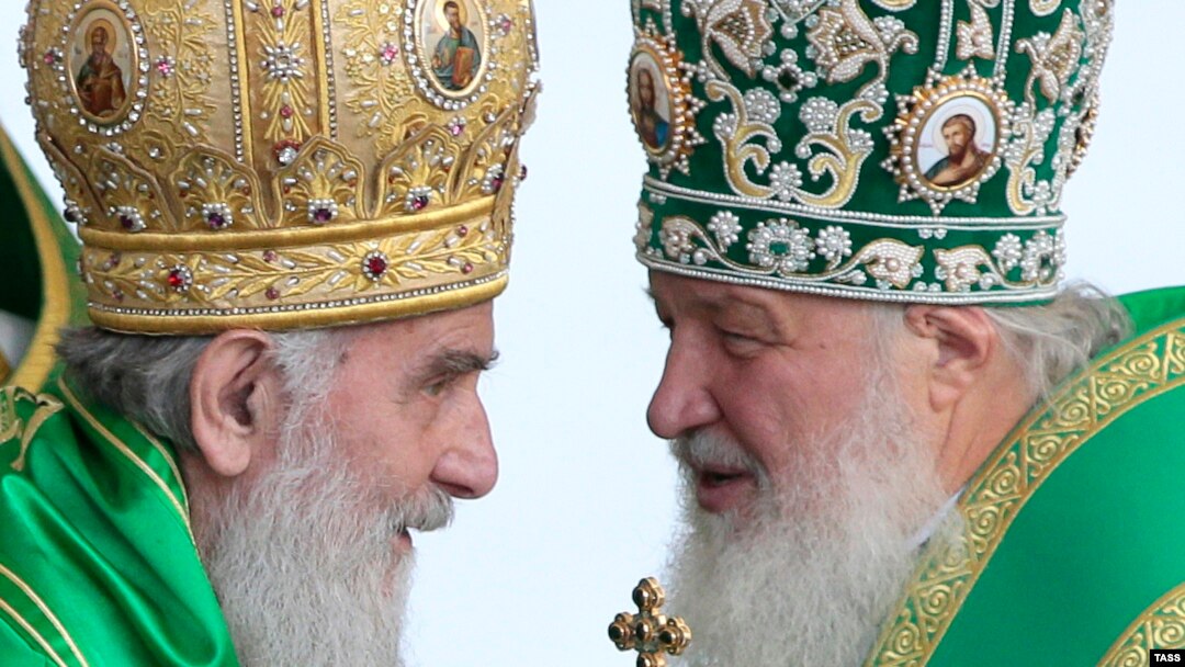 Srpski patrijarh Irinej (L) koji ide na Sabor i ruski Kiril koji je odbio učešće na skupu pravoslavnih crkava