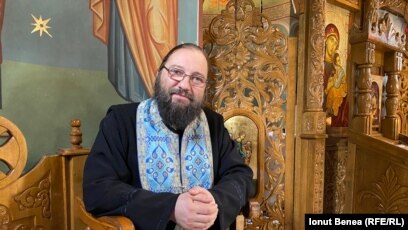 10 întrebări. Preotul Dan Damaschin, omul-instituție pentru mii de săraci: „Copiii nu știu de vaccinuri, știu de foame”