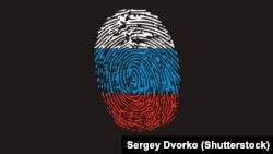 Российский флаг в форме отпечатка пальца