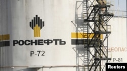 Russia -- The Rosneft Achinsk oil refinery, one of the biggest Siberian fuel suppliers, near the town of Achinsk, 09Sep2011