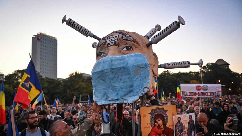 Protesti protiv obavezne vakcinacije i COVID-19 mjera u Bukureštu, Rumunija, oktobar 2021. 