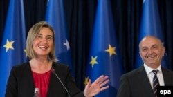 Foto nga arkivi, Kryeministri Isa Mustafa dhe Përfaqësuesja e BE-së, Federica Mogherini 