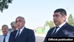 Ağstafanın həbs olunan keçmiş icra başçısı Nizaməddin Quliyev (solda) və onun müavini, 2019