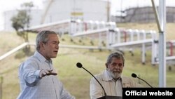 جرج بوش روز جمعه در کنفرانس خبری با لولا رییس جمهوری سوسیال دموکرات برزیل