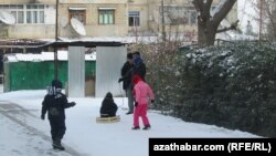 Türkmenistanda soňky ýyllarda gyş adatdakysyndan sowuk bolýar. 