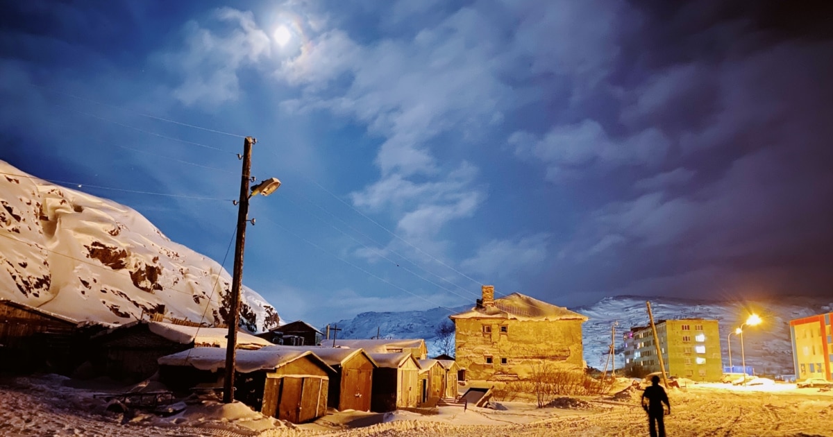 Forty Days Of Darkness: Winter In Russia's Arctic Capital