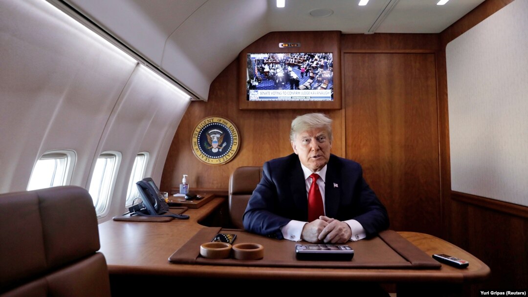 Donald Trump u avionu Air Force One