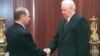 Președintele Boris Yeltsin cu Vladimir Putin, secretar al Consiliului rus de Securitate și șef al FSB la acea vreme