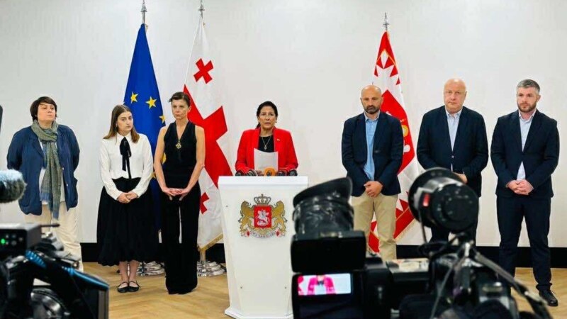“წინააღმდეგობის პლატფორმა” მაკრონს, მერცსა და ტუსკს მიმართავს