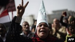 На центральній площі Тахрір у столиці Каїрі протести проти влади тривають майже неперервно, фото 22 лютого 2013 року