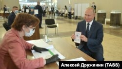 Путін прийшов голосувати за поправки до Конституції, Москва, 1 липня 2020 року