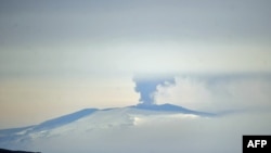 Прошлогоднее извержение вулкана Эйяфьядлайёкюдль