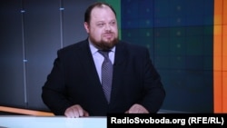 «Мені видається, що дуже багато хотіли би вбити клин між президентом і спікером, але знову ж таки ми все це бачимо. Ми бачимо штучність цих речей», – сказав Стефанчук