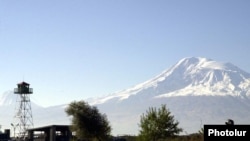 Դիտակետ հայ - թուրքական սահմանին