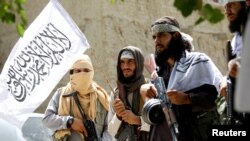 آرشیف، شماری از جنگجویان طالبان در افغانستان