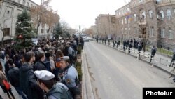 Armenia - Pro-opposition university students demonstrate outside the Central Election Commission in Yerevan as it approves the final results of the February 18 presidential election, 25Feb2013.