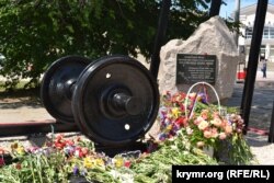 Monumentul ce comemorează deportarea tătarilor, pe 18 mai 1944.