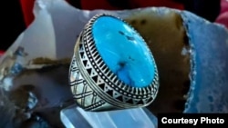 په نقره کې پوښل شوی فیروزه غمی، افغانستان 
