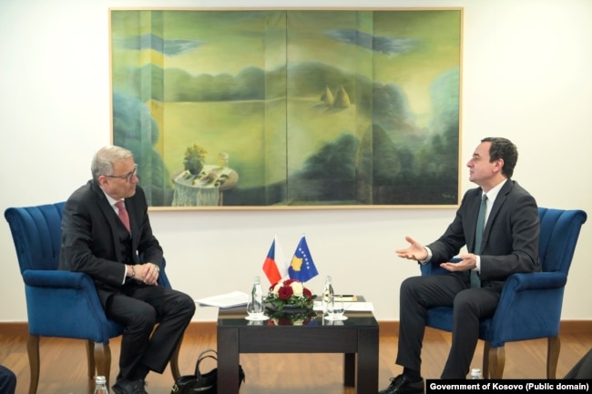 Ministri i Jashtëm çek, Martin Dvorak, gjatë takimit me kryeministrin në detyrë, Albin Kurti, më 24 janar 2024.