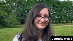 Moldova - Laura Munteanu, Franța, vocea diasporei