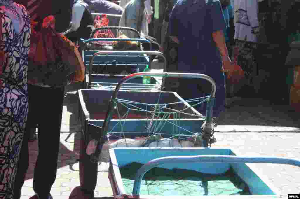 Дар орзуи арзонӣ #60