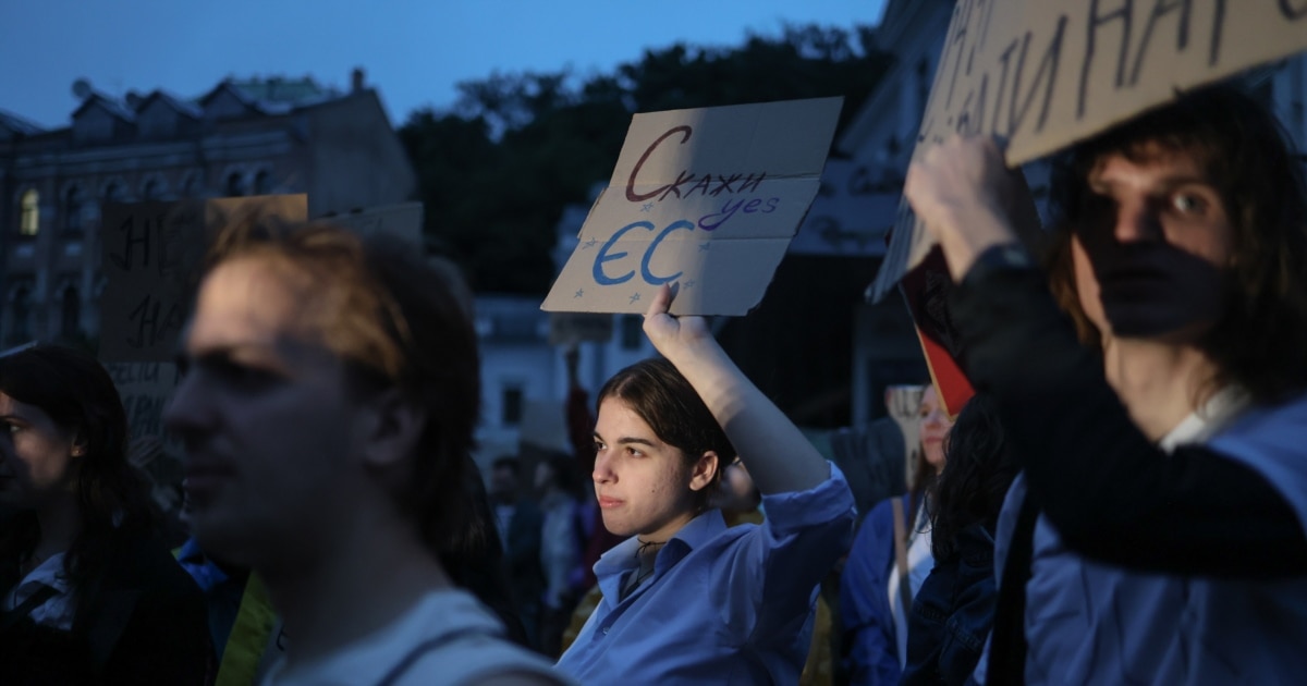 Ukraine's Anti-Graft Chief Warns Of High-Level Pressure As Energy Sector Scandal Deepens