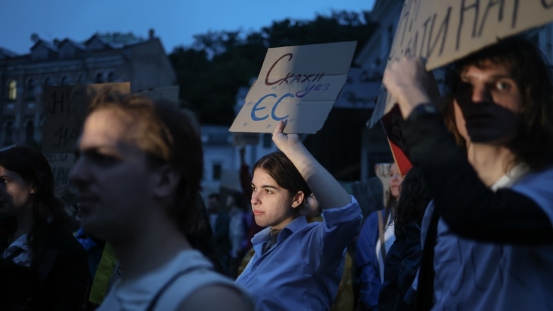 Ukraine's Anti-Graft Chief Warns Of High-Level Pressure As Energy Sector Scandal Deepens