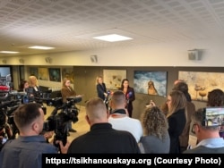 Сьвятлана Ціханоўская адказвае на пытаньні. Круглы стол «Беларусь і Літва: выклікі і/ці магчымасьці» у Сейме Літоўскай рэспублікі, Вільня, 30.03.2026