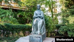 Крим. Пам’ятник Лесі Українці в Ялті біля Музею Лесі Українки (архівна світлина). Письменниця провела в Ялті два роки