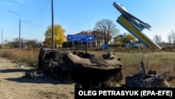 Знищена російська БМД-2 поблизу аеродрому «Чорнобаївка», що неподалік від Херсону, 15 листопада 2022 року 