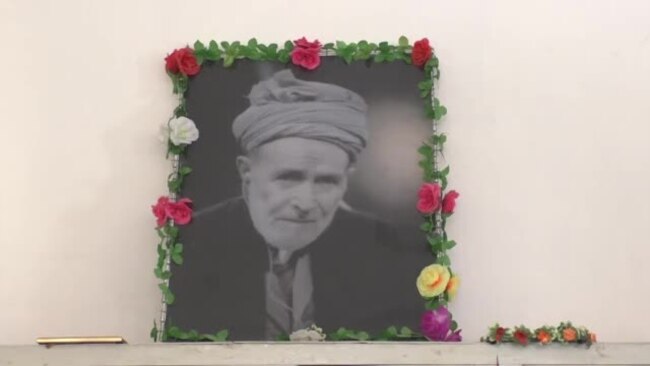 څو چې راغونډ پر یو مرکز یې نه کړم هرې تپې ته له جرګو سره ځم