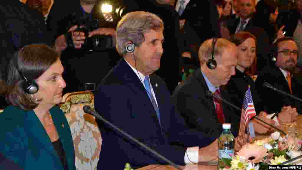 Moldova - U.S. Secretary of State, John Kerry, at the residence of the government in Chisinau