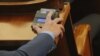 Депутатите подкрепиха увеличението в нарушение с правилника на парламента