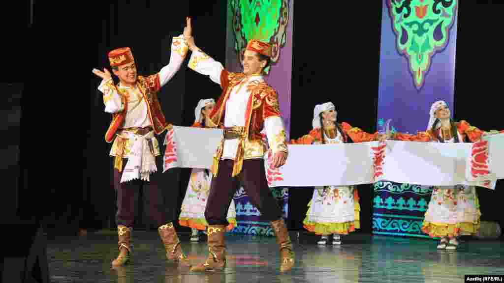 "Агыйдел" ансамбле милли җыр биюгә зур урын бирде