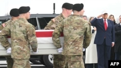 Yaxım Şərqdə həlak olmuş ABŞ hərbçilərinin cəsədlərinin ölkəyə gətirilməsi