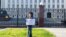 A protester outside the Russian Defense Ministry in Moscow on September 22 with a sign reading: "Return my dad. I've been waiting two years."