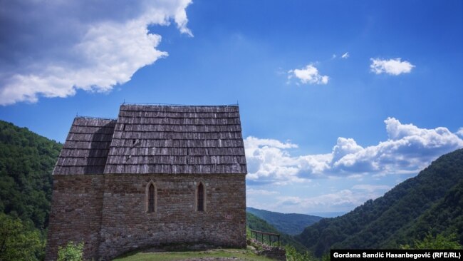 Zakačiti budno polje