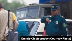 Сотрудники узбекской милиции.