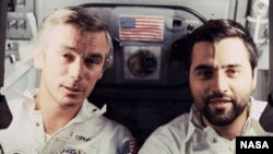 Юджин Сернан (слева и Харрисон Шмитт на борту "Аполлона-17". 14 декабря 1972