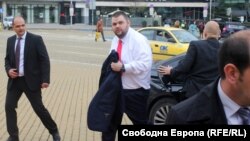 Делян Пеевски при едно от малкото си идвания в Народното събрание