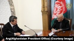 آرشیف، محمد اشرف غنی رئیس جمهور افغانستان حین دیدار با وزیر خارجه ترکمنستان در کابل. فبروری ۲۰۲۰