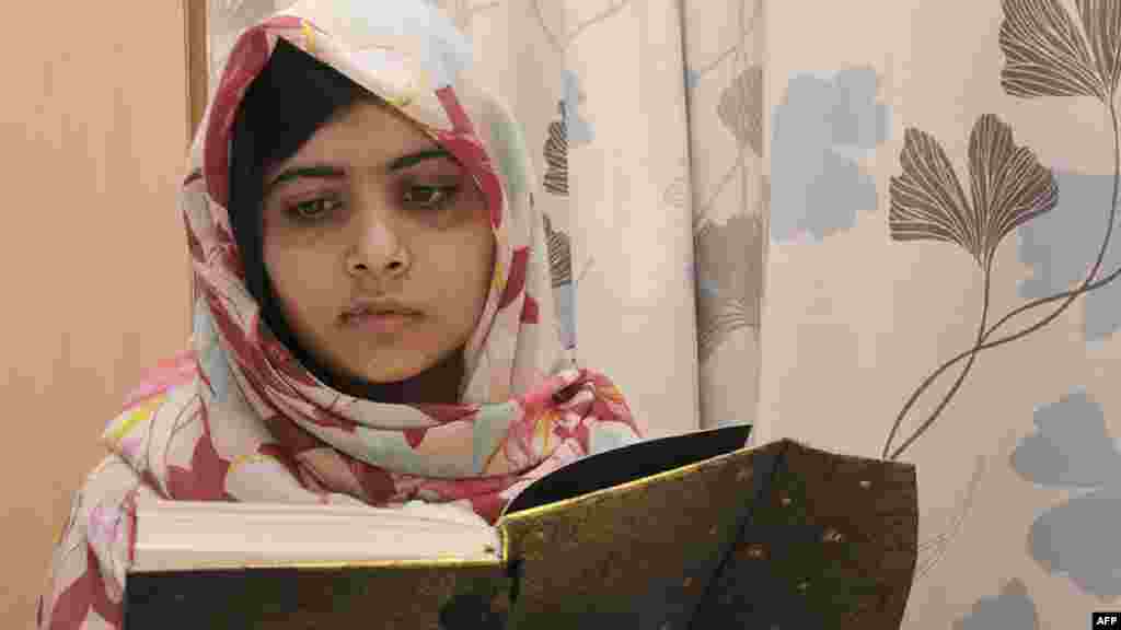 Velika Britanija - Pakistanka Malala Yousafzai, koju su ranili talibani, oporavlja se u bolnici u Londonu, 7. novembar 2012.