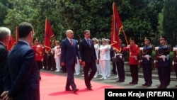 Zvanična ceremonija dočeka Aleksandra Vučića kao premijera Srbije u Tirani gde se 27. maja 2015. sreo sa albanskim kolegom Edijem Ramom